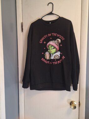 grinchy on the inside bougie on the outside